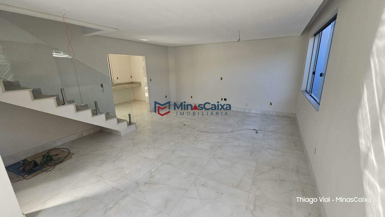 Casa à venda com 3 quartos, 160m² - Foto 4