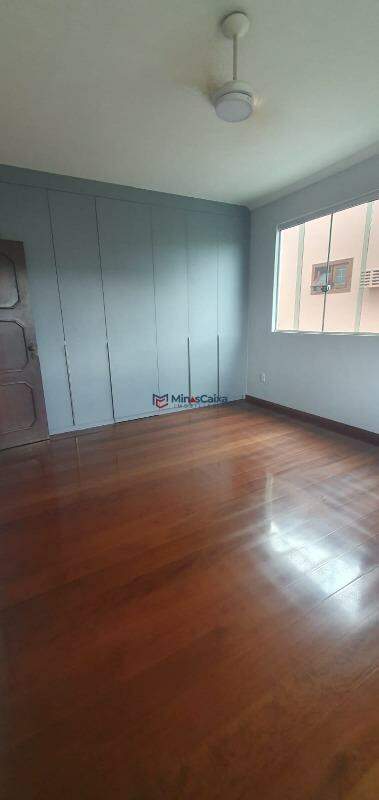 Casa para alugar com 4 quartos, 350m² - Foto 6