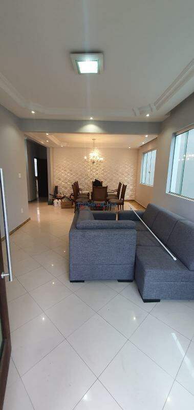 Casa para alugar com 4 quartos, 350m² - Foto 4