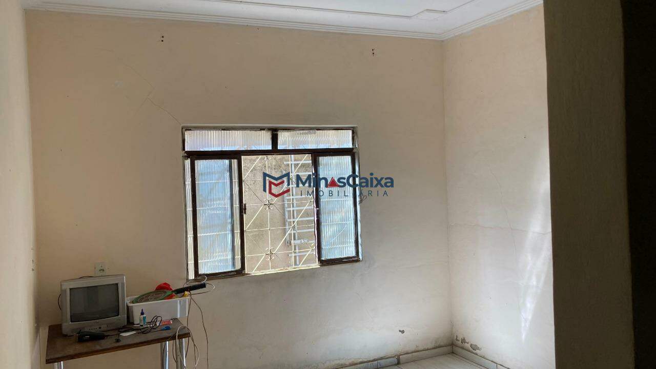 Casa à venda com 2 quartos, 120m² - Foto 3