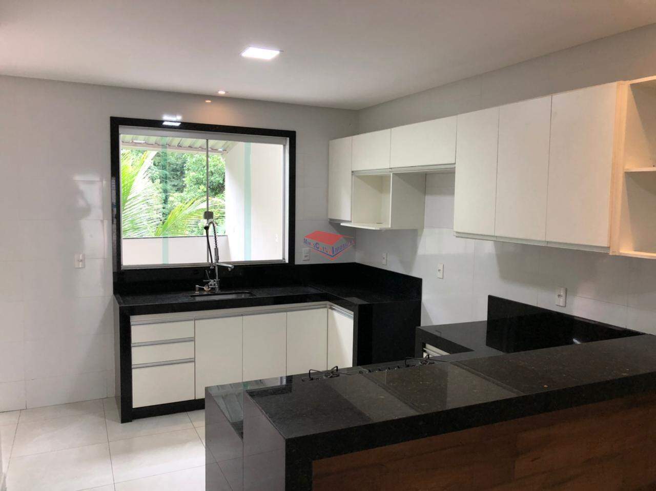 Casa à venda com 3 quartos, 110m² - Foto 1