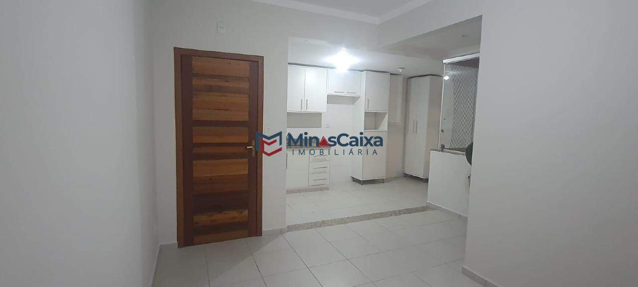 Apartamento à venda com 3 quartos, 78m² - Foto 2