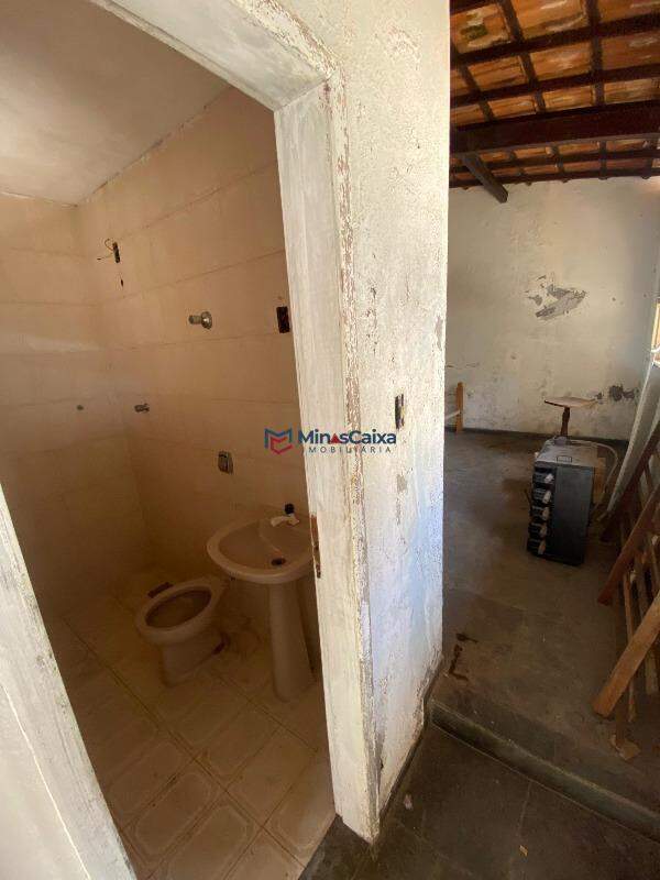 Casa à venda com 4 quartos, 250m² - Foto 24