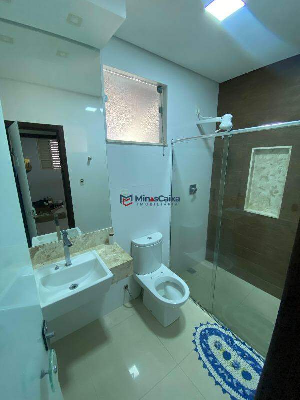 Casa à venda com 4 quartos, 250m² - Foto 12