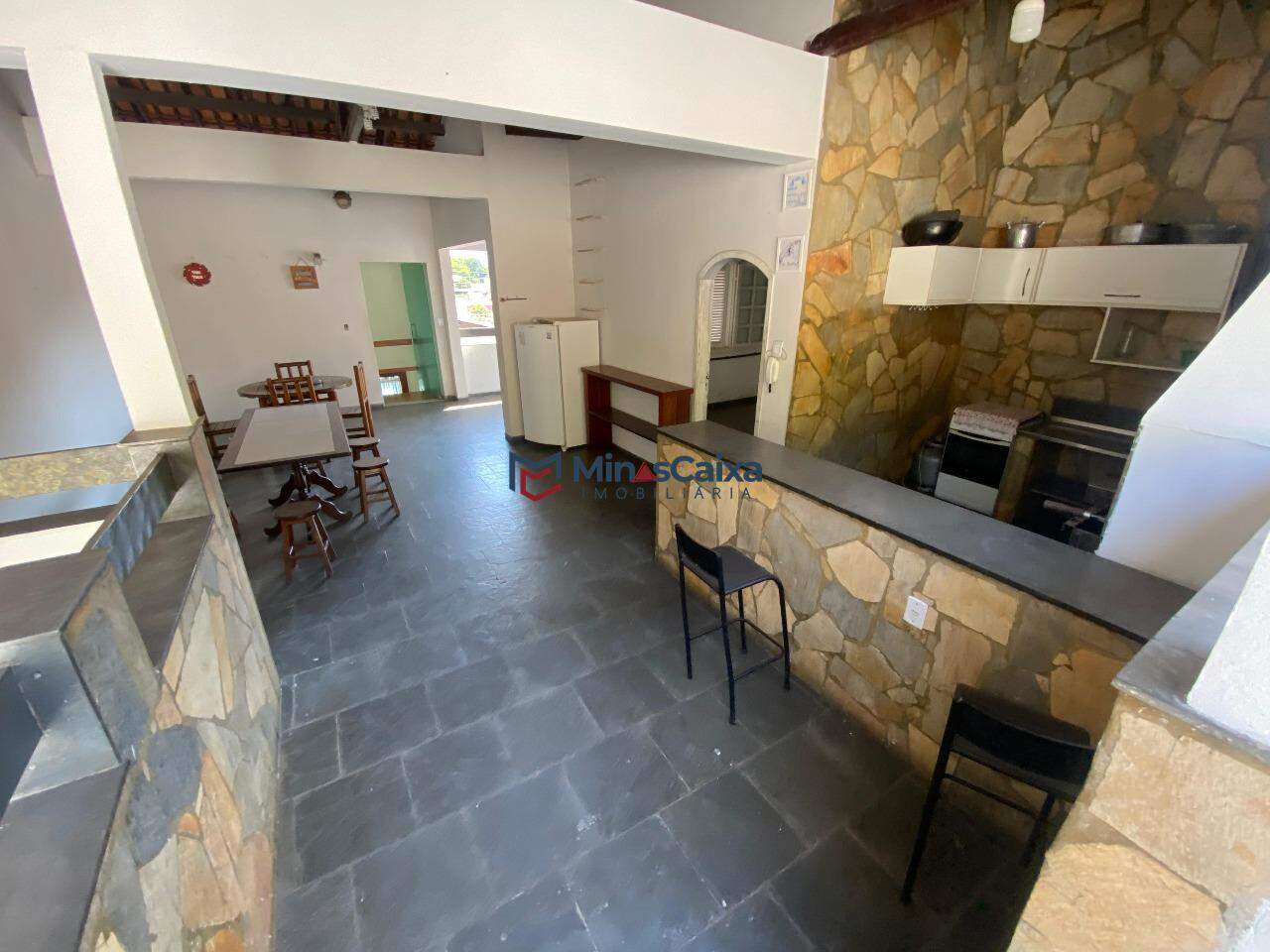 Casa à venda com 4 quartos, 250m² - Foto 18