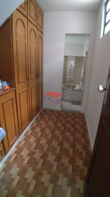 Casa à venda com 5 quartos, 250m² - Foto 12