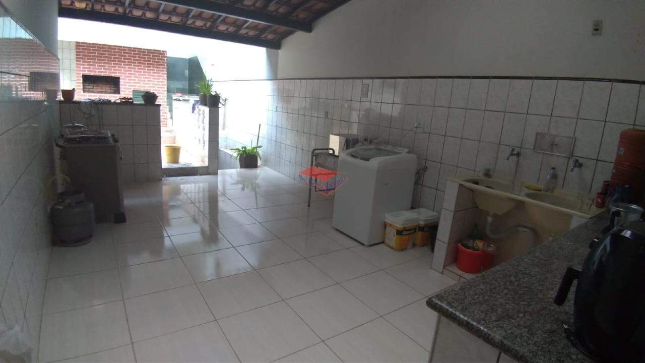 Casa à venda com 5 quartos, 250m² - Foto 24