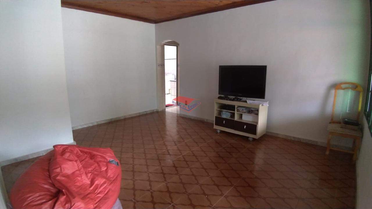 Casa à venda com 5 quartos, 250m² - Foto 6