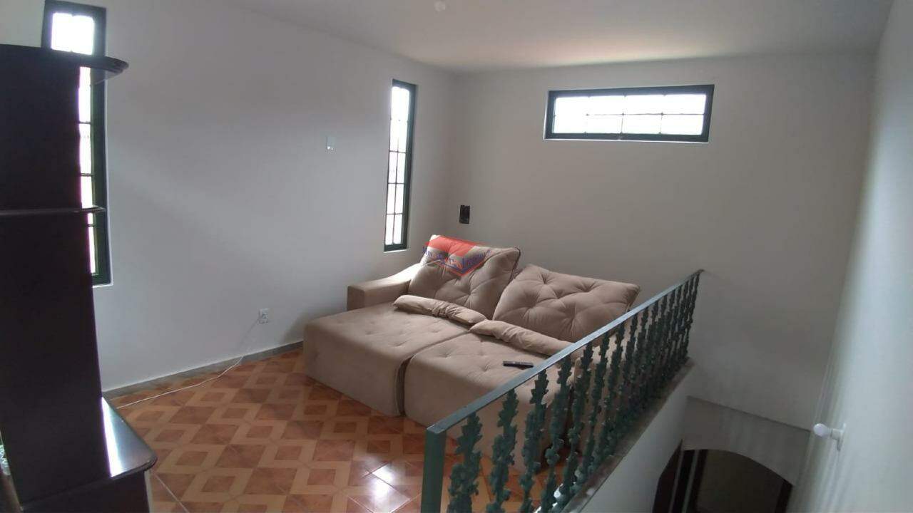 Casa à venda com 5 quartos, 250m² - Foto 9