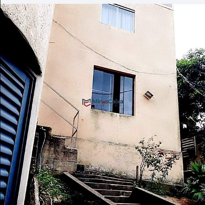 Casa à venda com 9 quartos, 360m² - Foto 2