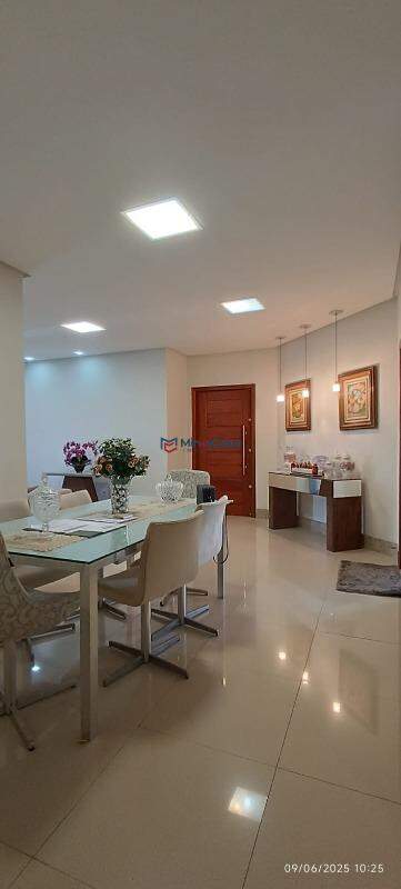 Cobertura à venda com 4 quartos, 280m² - Foto 2