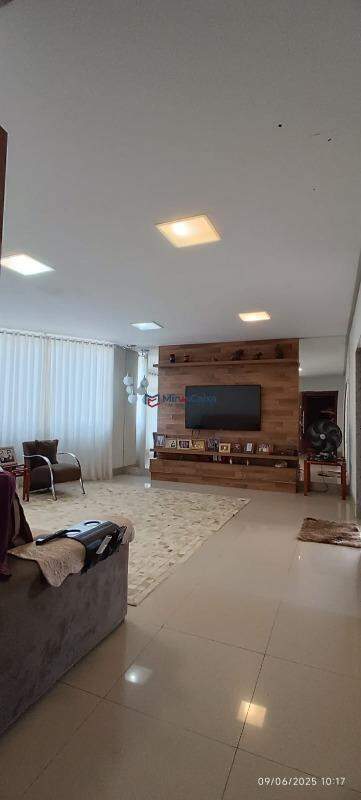 Cobertura à venda com 4 quartos, 280m² - Foto 1