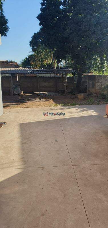 Casa para alugar com 3 quartos - Foto 1