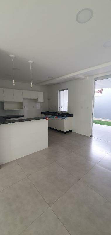 Casa para alugar com 3 quartos, 120m² - Foto 6