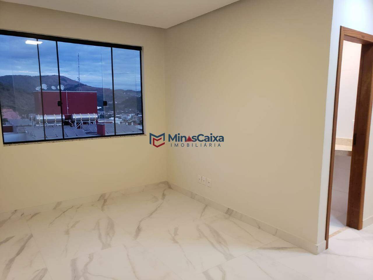 Casa à venda com 3 quartos, 112m² - Foto 4