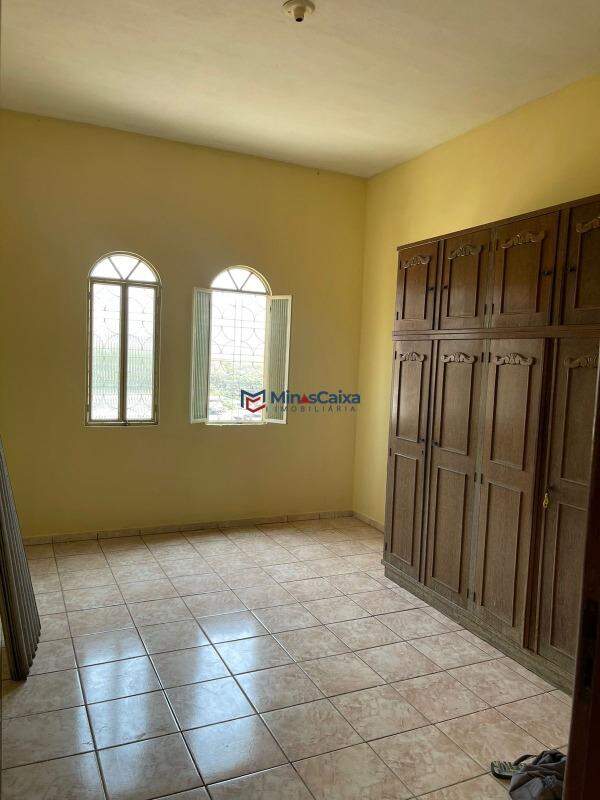 Casa à venda com 3 quartos, 161m² - Foto 3
