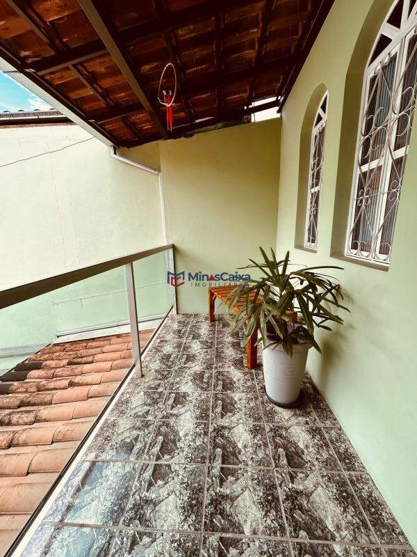 Casa à venda com 4 quartos, 150m² - Foto 11
