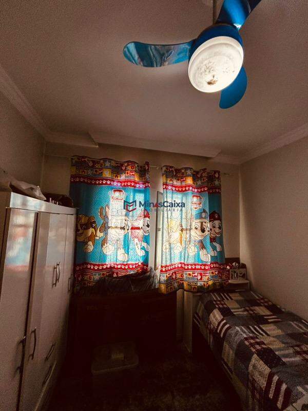 Casa à venda com 4 quartos, 150m² - Foto 12