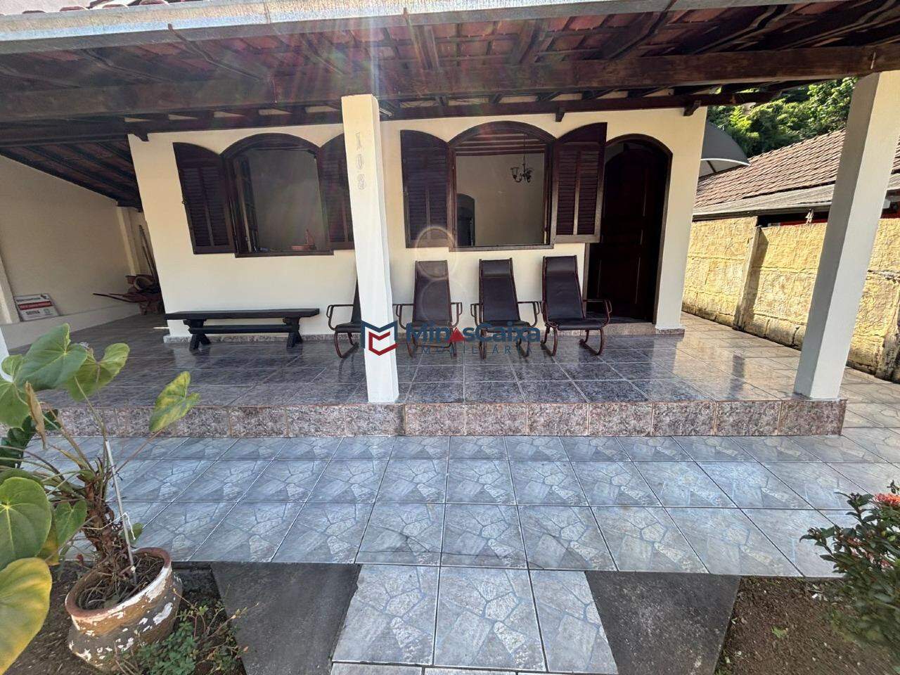 Casa à venda com 4 quartos, 385m² - Foto 3