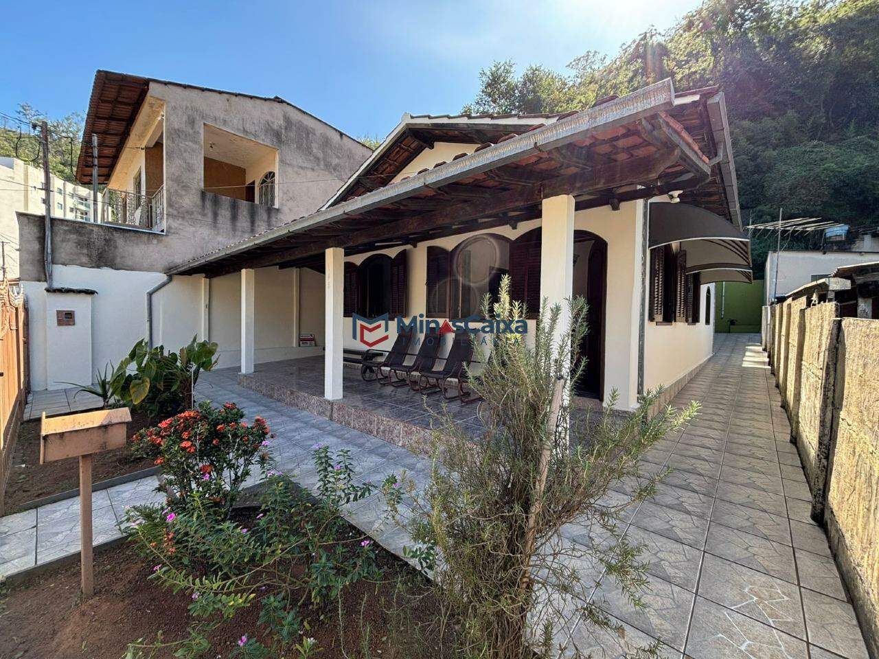 Casa à venda com 4 quartos, 385m² - Foto 2