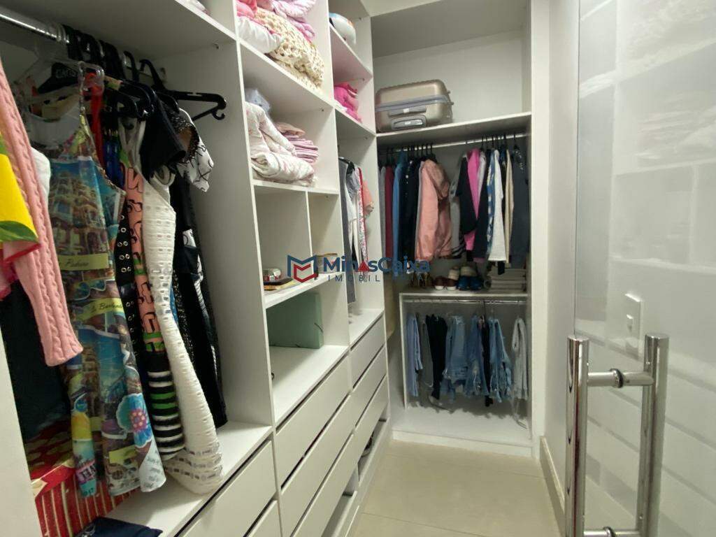 Apartamento à venda com 4 quartos, 150m² - Foto 17