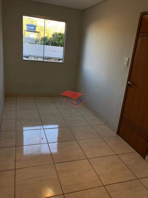 Casa à venda com 3 quartos, 96m² - Foto 4