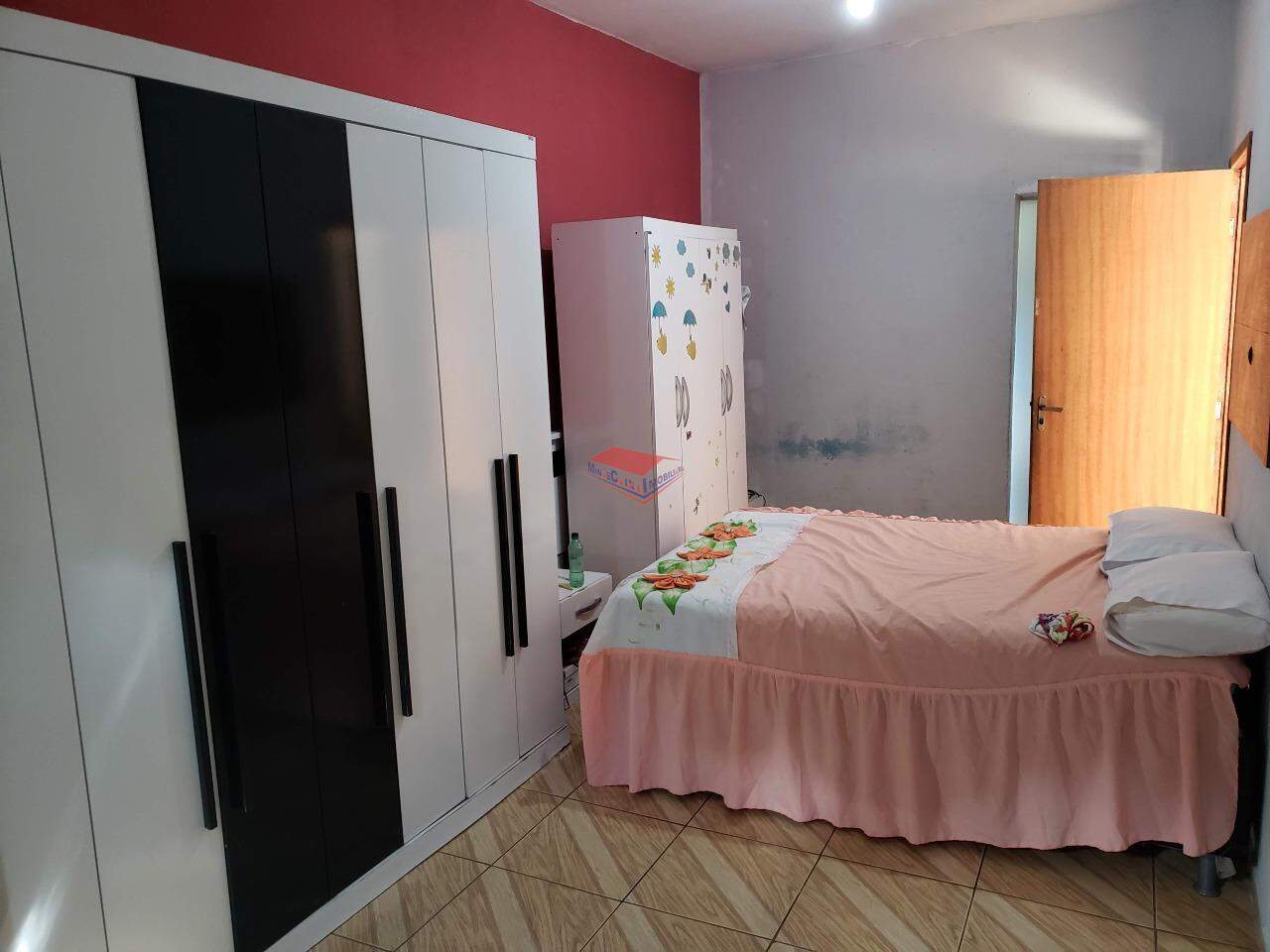 Casa à venda com 4 quartos, 180m² - Foto 13