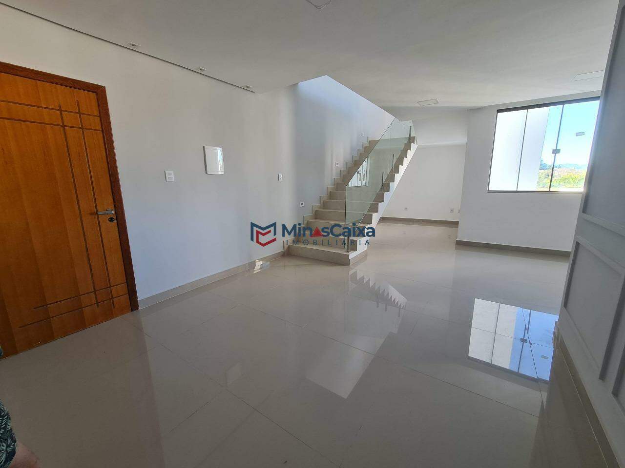 Cobertura à venda com 4 quartos, 204m² - Foto 1