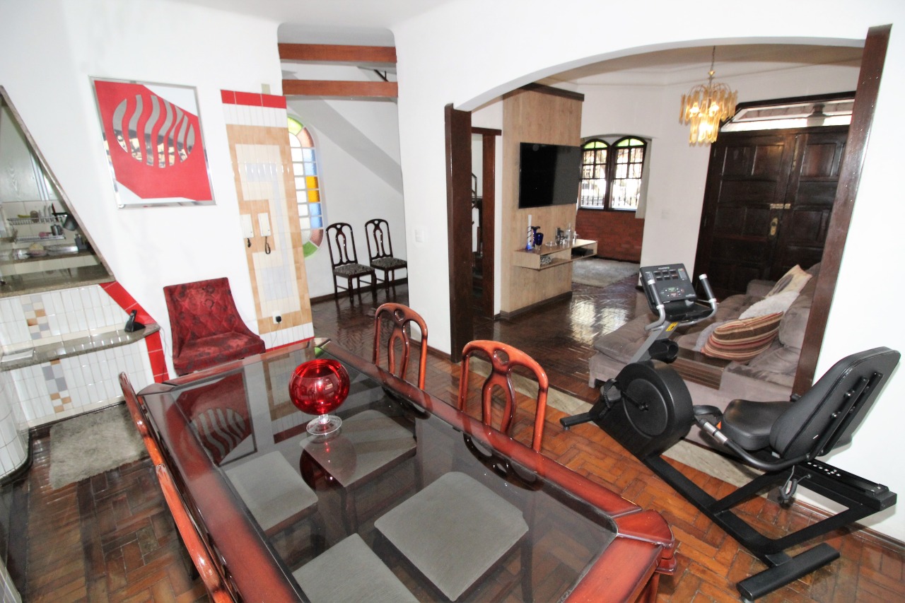 (20500) à venda - Casa com 3 quartos, 3 vagas, no Floresta : 