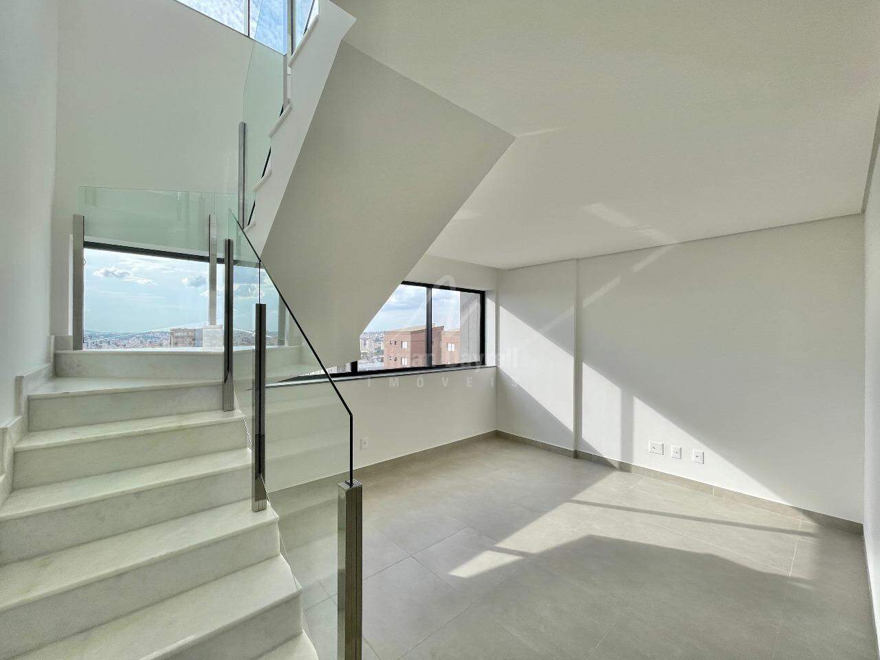 (28378) à venda - Cobertura com 3 quartos, 3 vagas, no Santo Agostinho : 