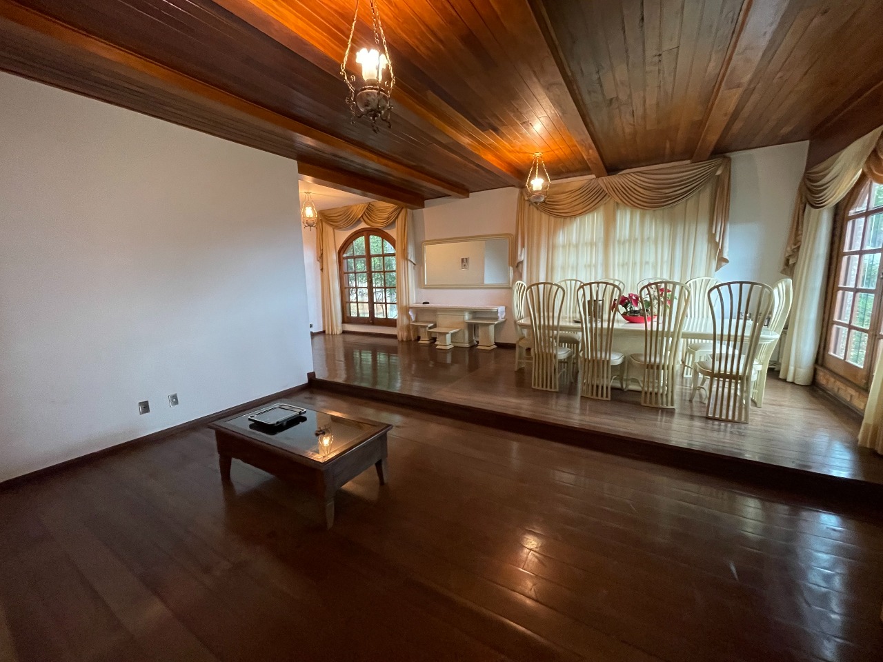 (31569) à venda - Casa com 4 quartos, 6 vagas, no Belvedere : 