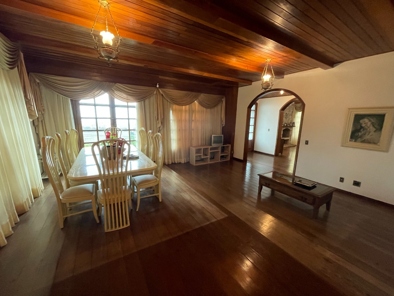 (31569) à venda - Casa com 4 quartos, 6 vagas, no Belvedere : 