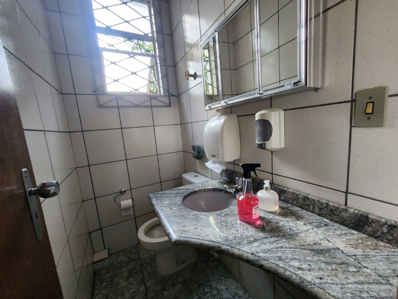 (36521) à venda - Prédio Comercial com , 2 vagas, no Barro Preto : 