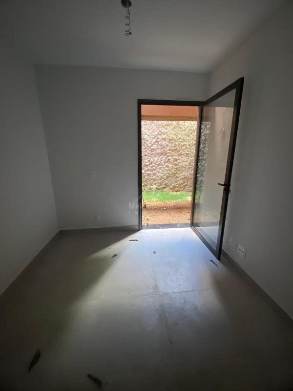 (52887) à venda - Área privativa com 2 quartos, 1 vaga, no Sagrada Família : 