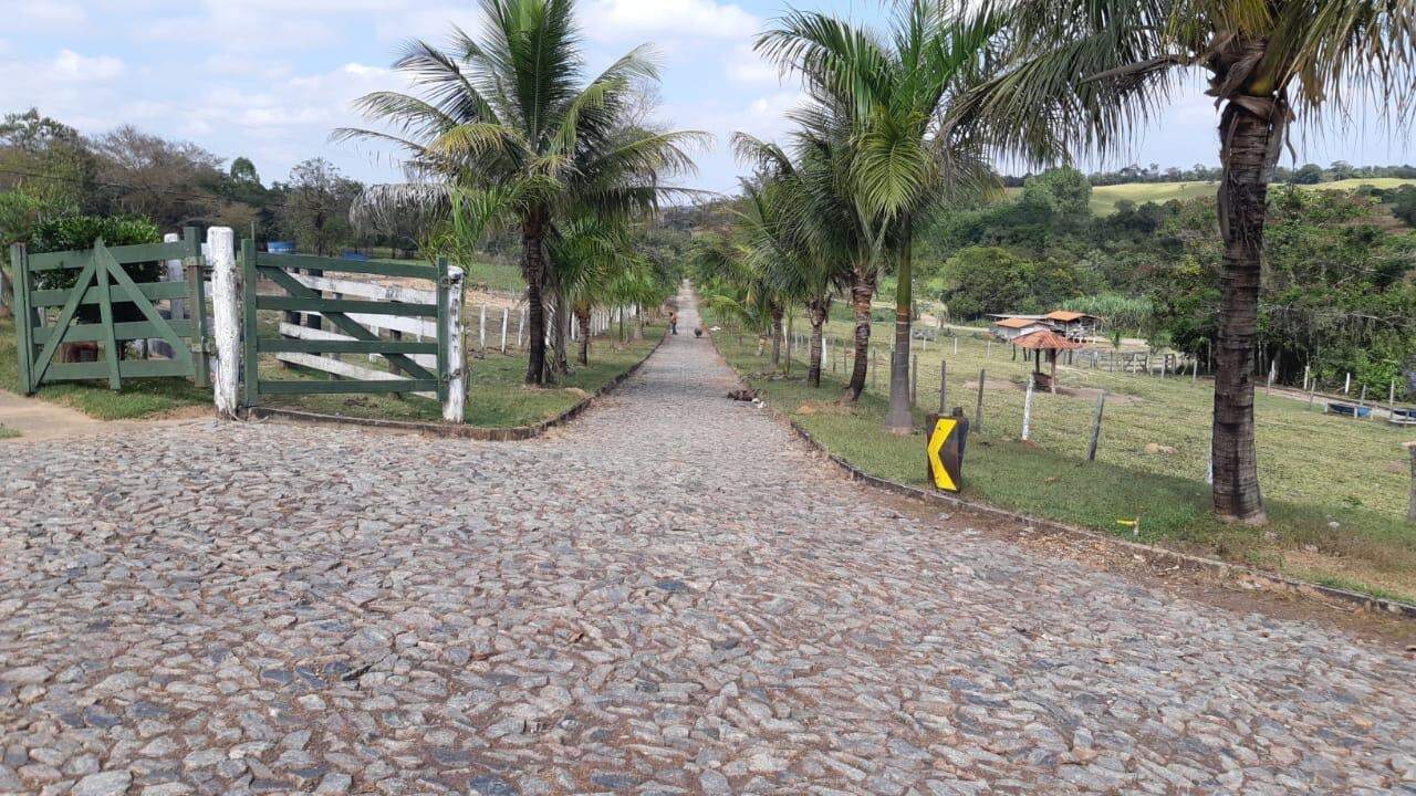 Fazenda à venda no Moro Agudo: 