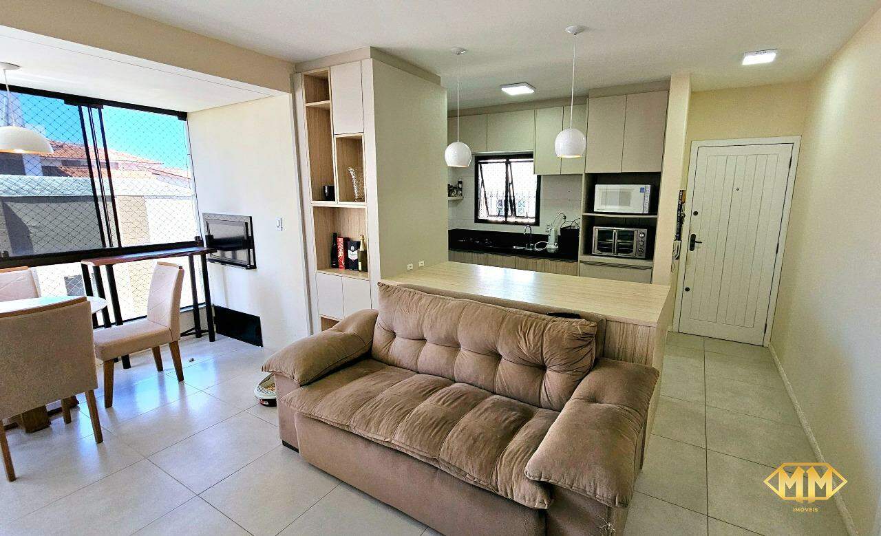 Apartamento à venda no Ingleses do Rio Vermelho: SALA/COZINHA