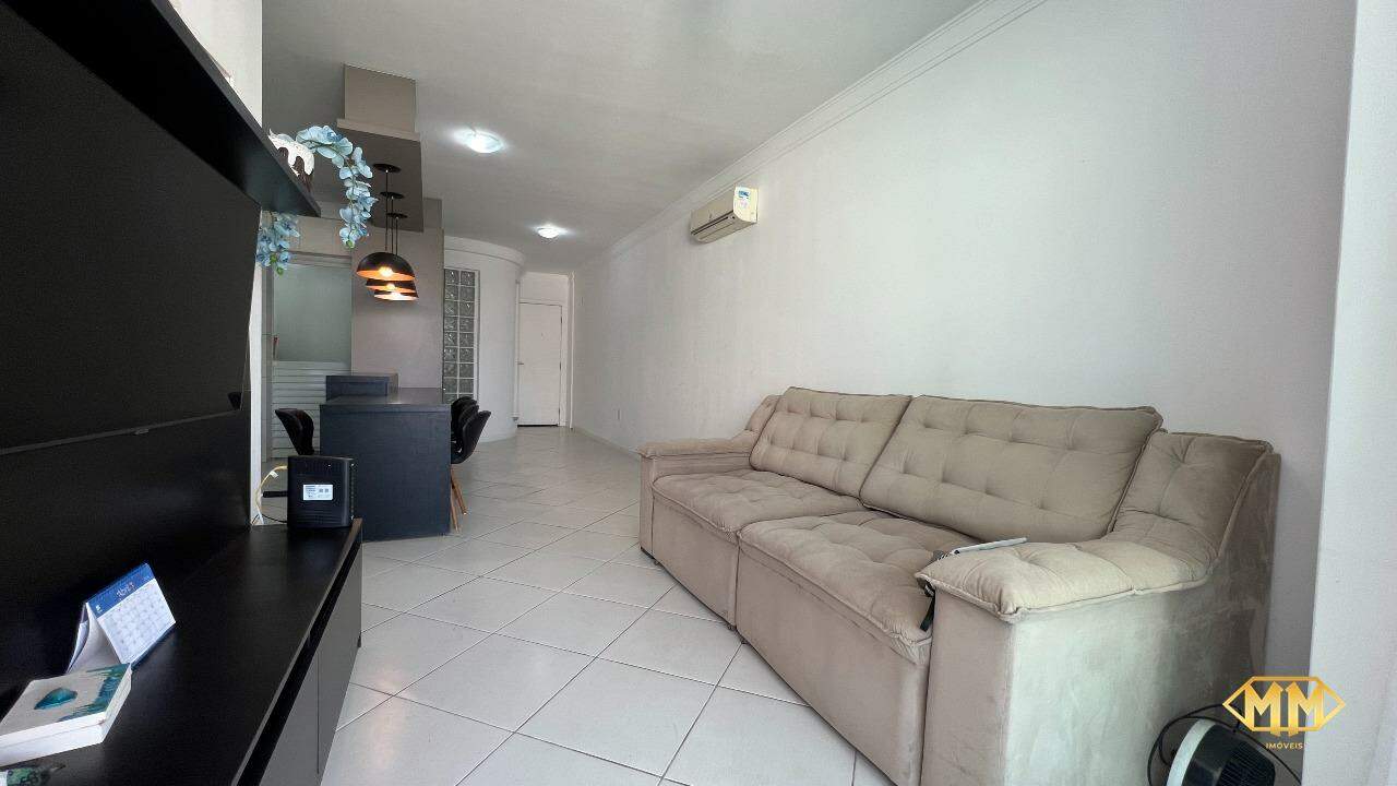 Apartamento à venda no Ingleses do Rio Vermelho: Sala de tv