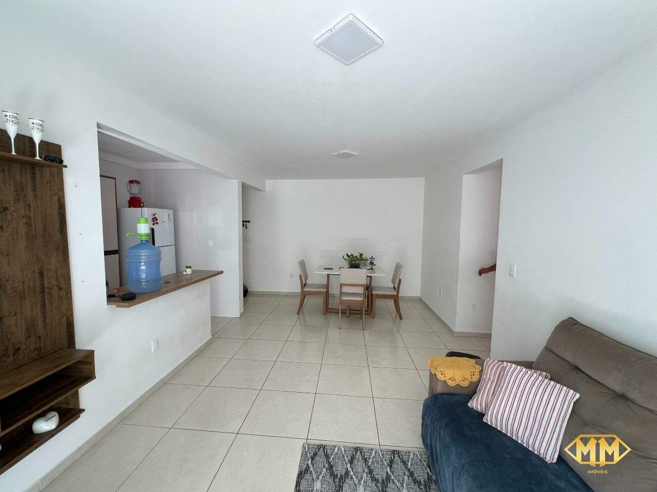 Apartamento à venda no Ingleses do Rio Vermelho: Sala de estar 