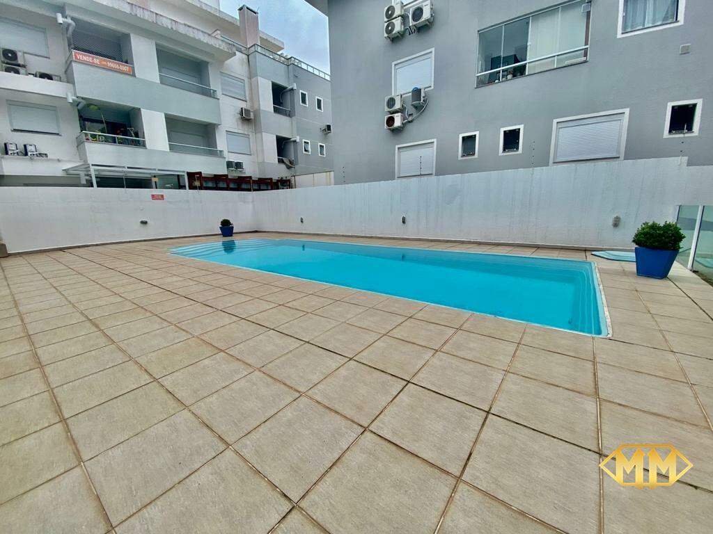 Cobertura à venda no Ingleses do Rio Vermelho: Piscina 