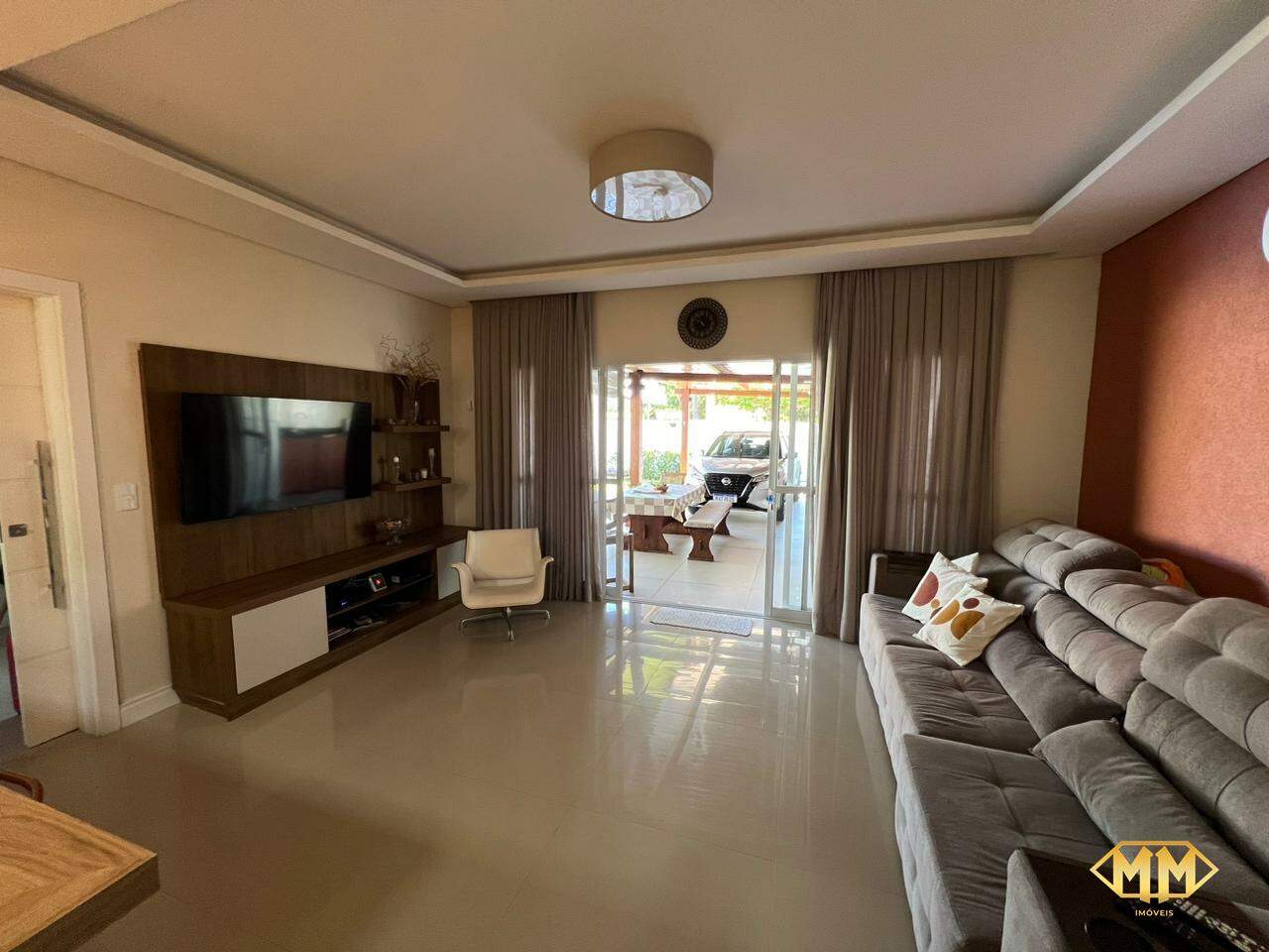 Casa à venda no Daniela: Sala de estar e tv