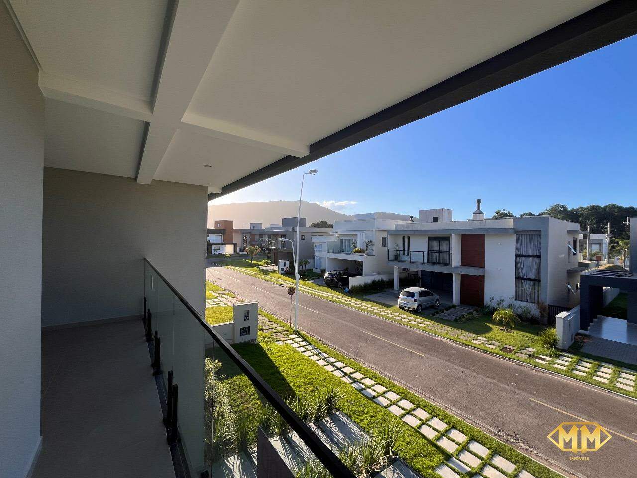 Casa de Condomínio à venda no Rio Vermelho: Vista da sacada da frente 