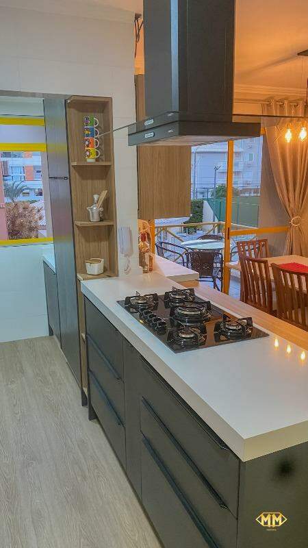 Apartamento à venda no Ingleses do Rio Vermelho: COZINHA