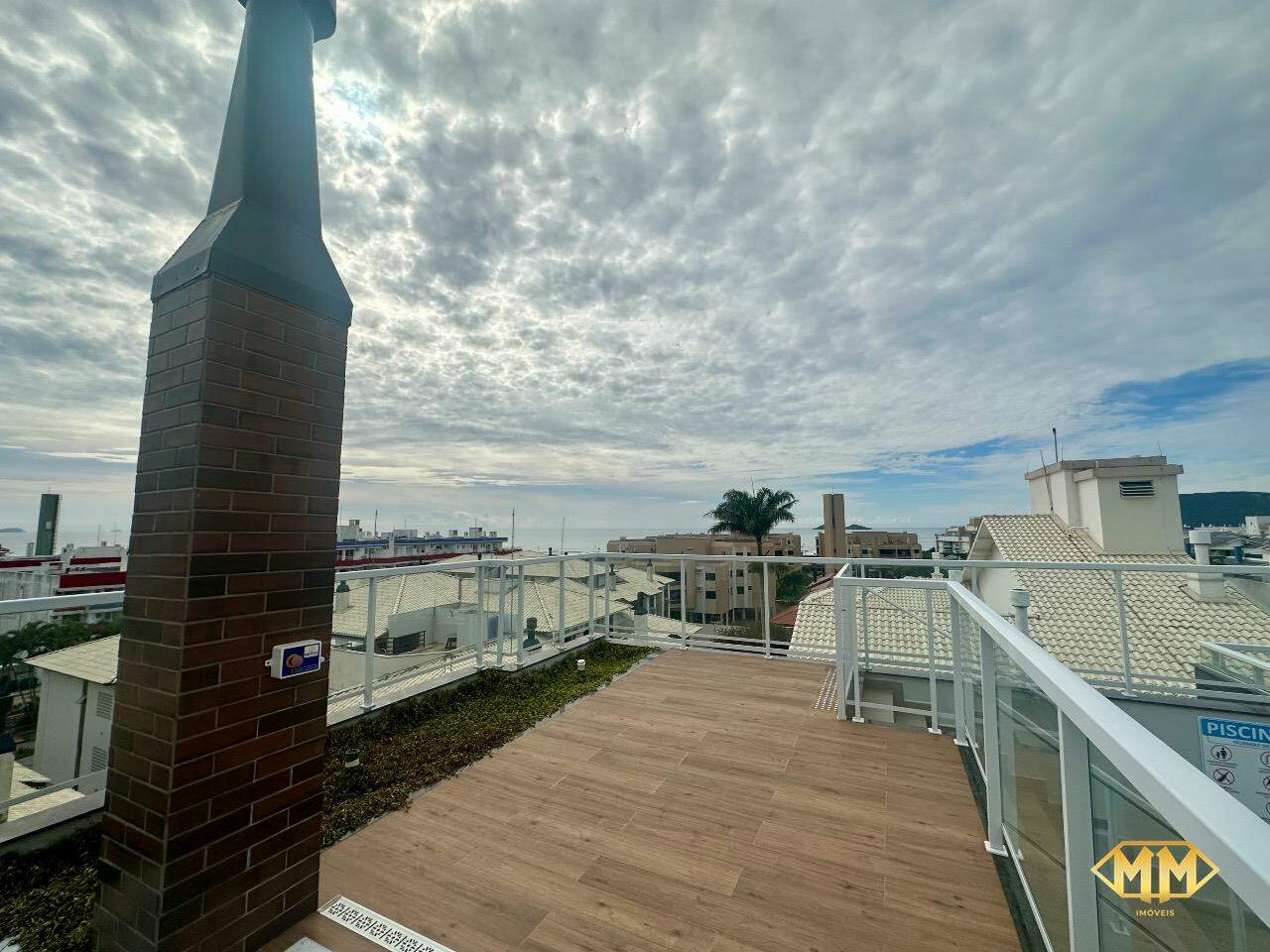 Apartamento à venda no Ingleses do Rio Vermelho: Área da piscina