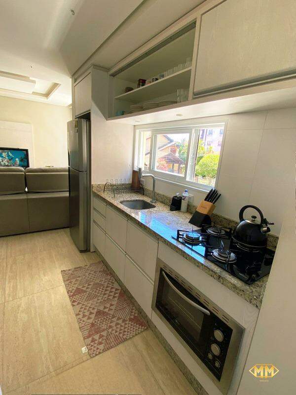 Apartamento à venda no Ingleses do Rio Vermelho: COZINHA