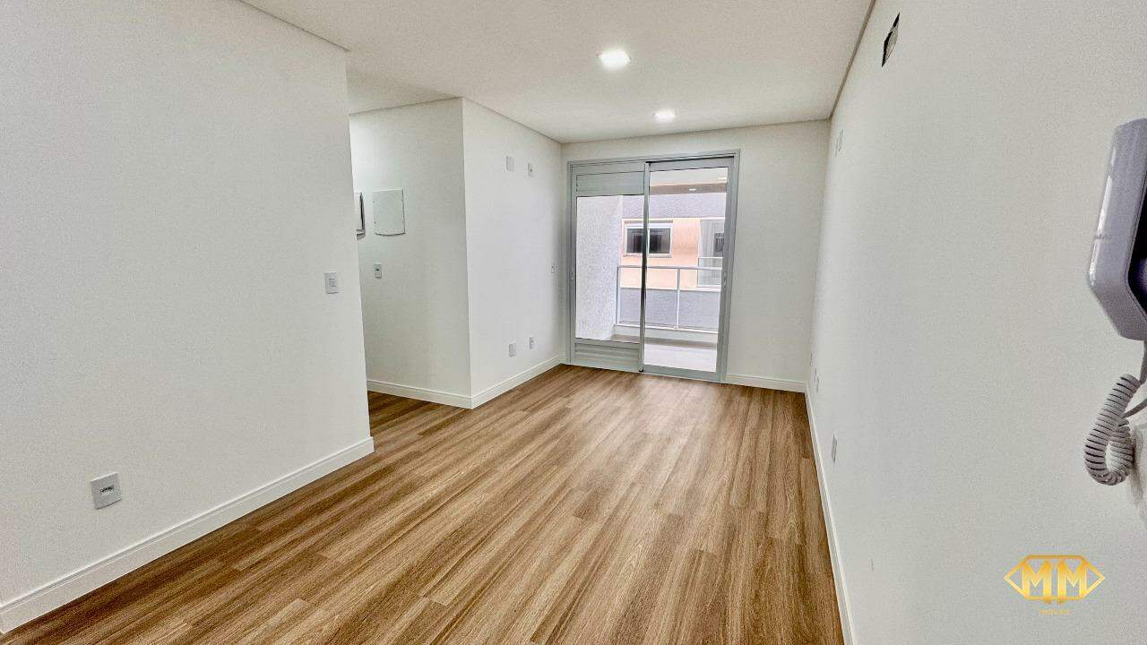 Apartamento à venda no Ingleses do Rio Vermelho: Sala de Estar/ Jantar