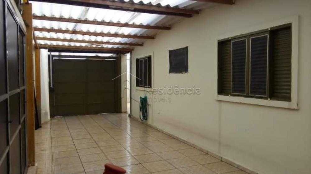 Casa à venda no Jardim das Figueiras: 