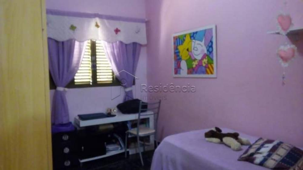 Casa à venda no Jardim das Figueiras: 