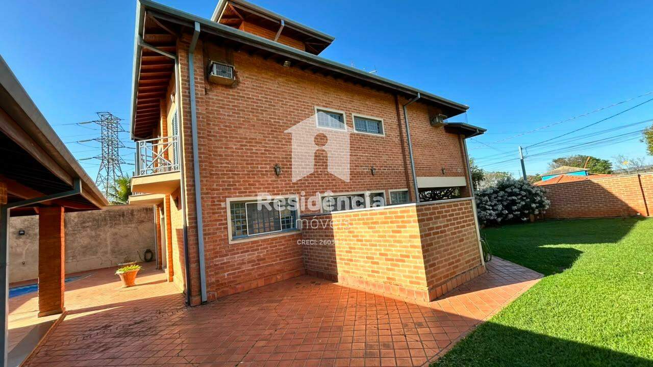 Casa à venda no Jardim Lavínia: 