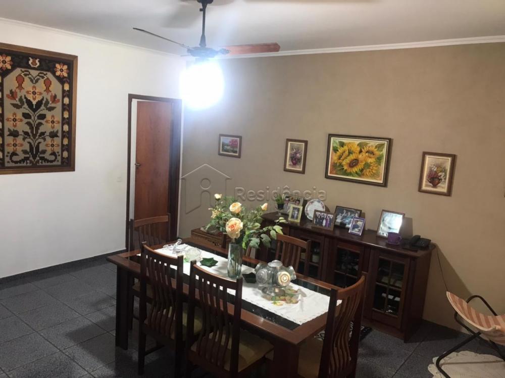 Casa à venda no Jardim São Domingos: 