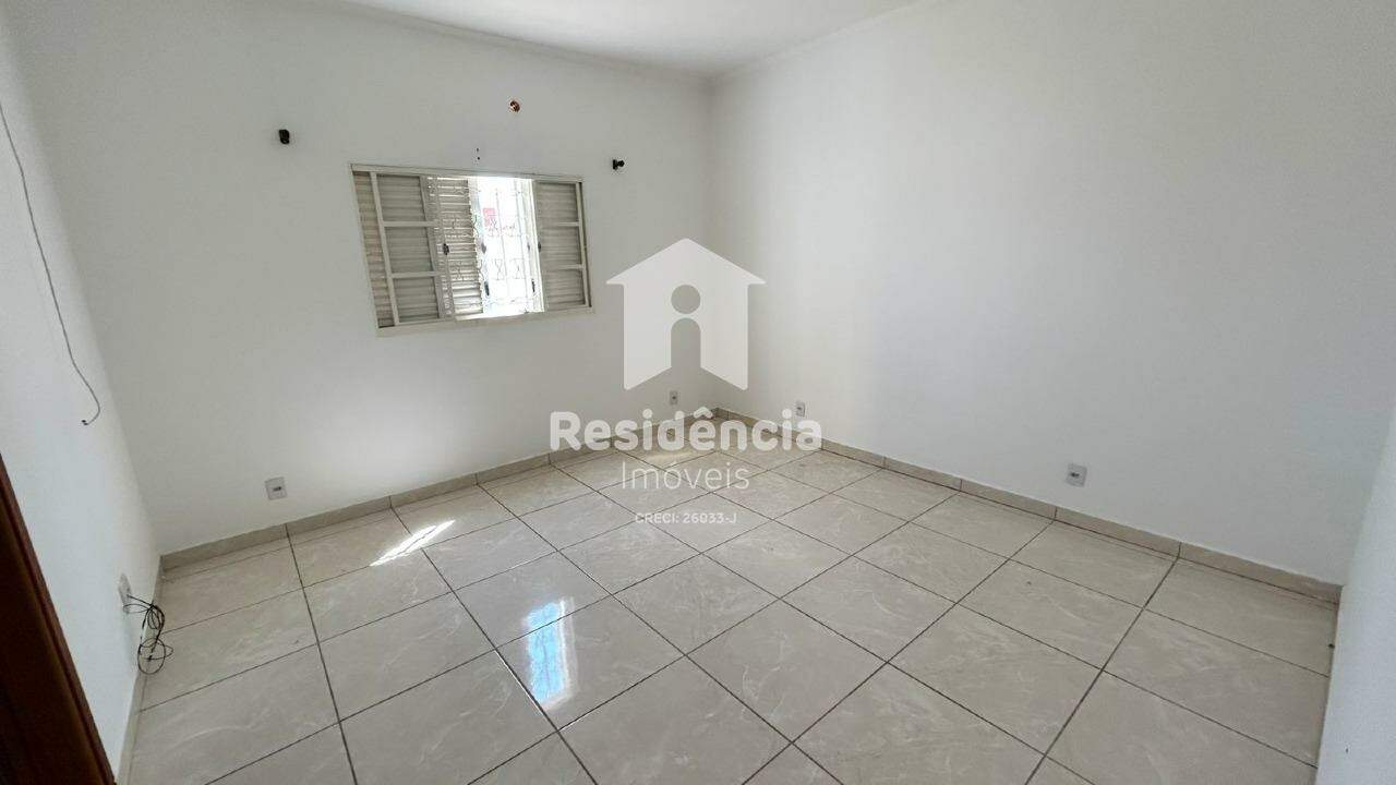 Casa para aluguel no Jardim Riachuelo: 